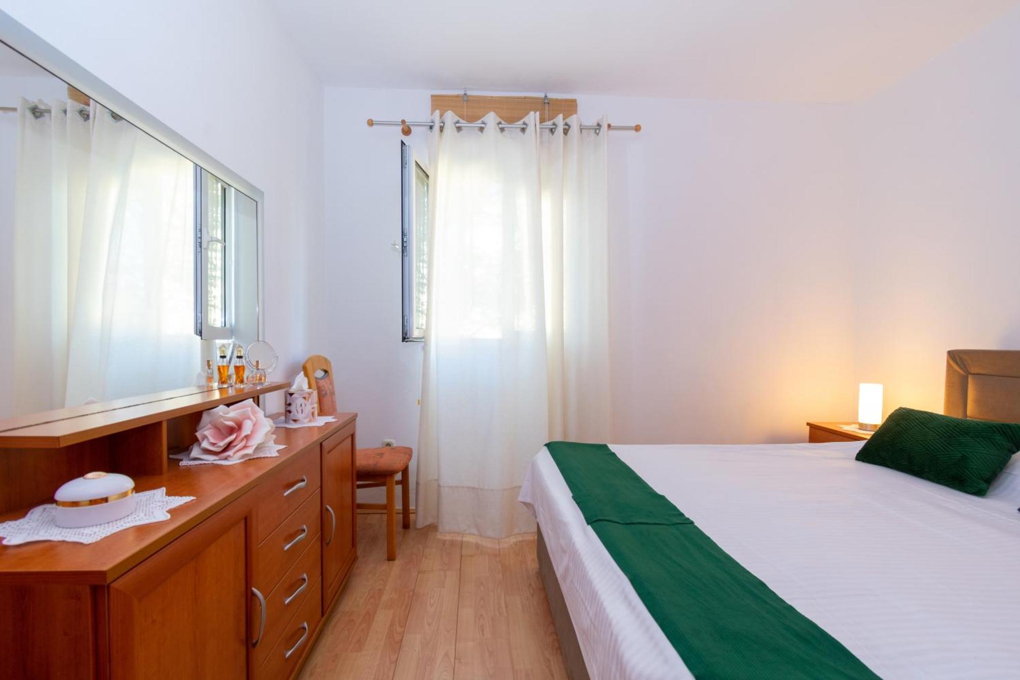 Apartments By The Sea Mandre, Pag - 4093 Kolan Zimmer foto